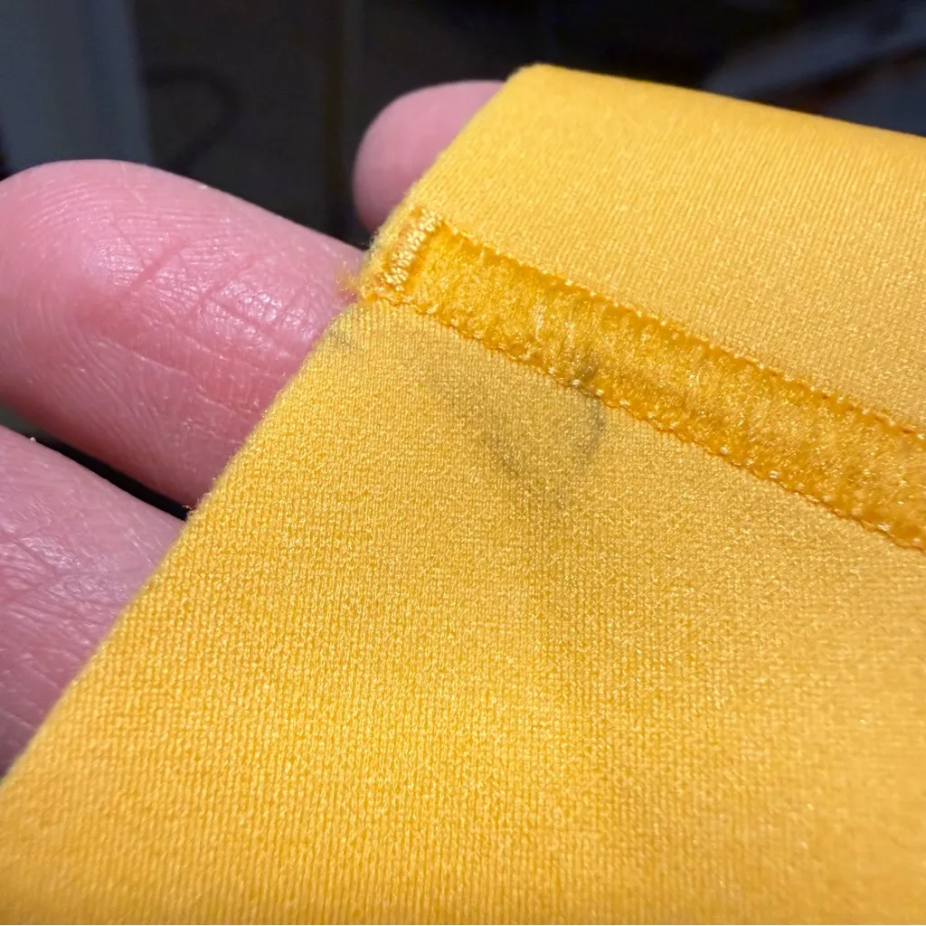 NWT Brooks Dare Crossback Run Sports Bra Womens 30 A/B Saffron Yellow Padded NEW - Image 9