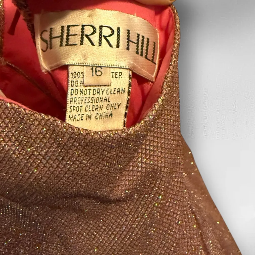 Sherri Hill  Metallic Layered Dress‎ with Train - Image 8