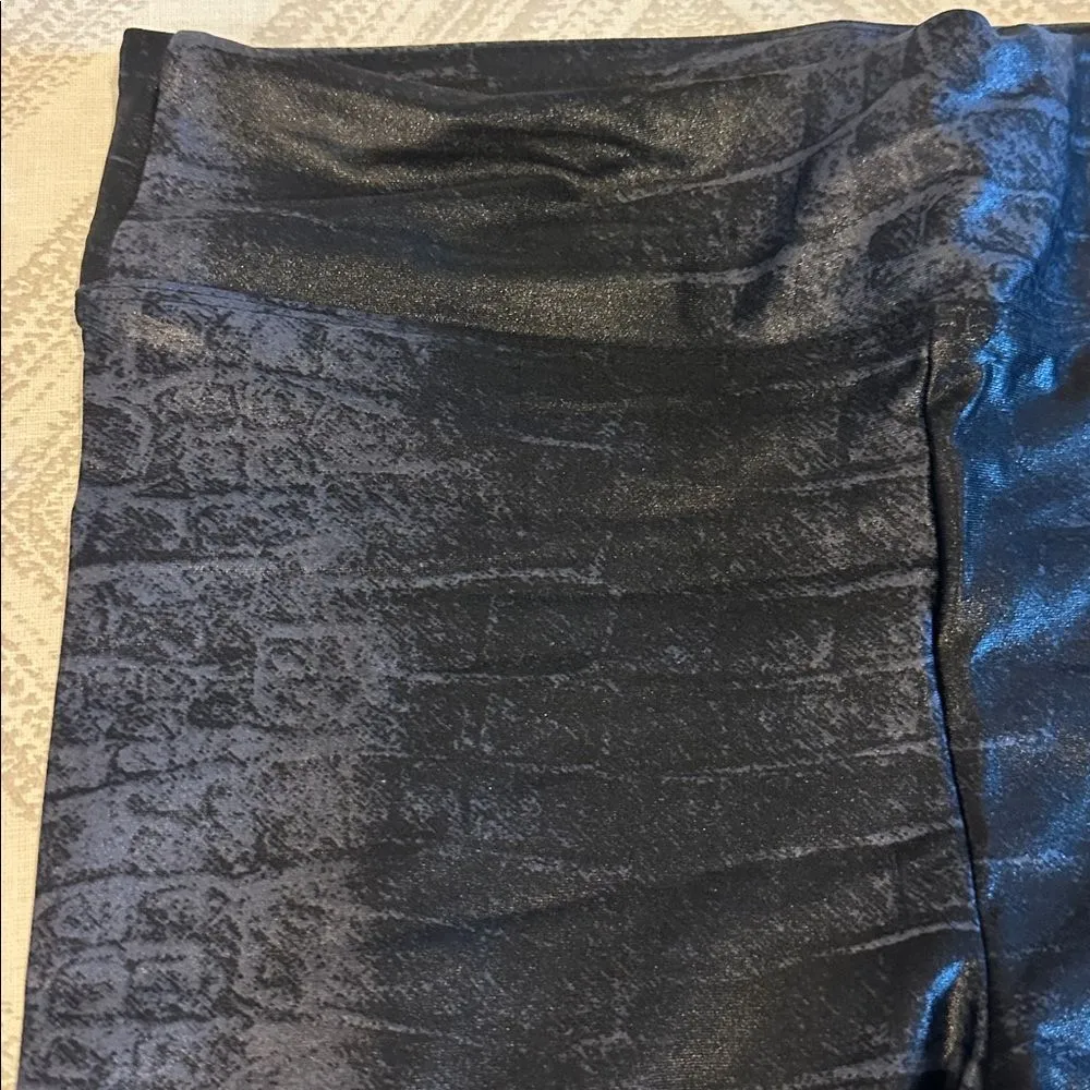 Koral Black & Grey Printed Textured Leggings Size Small - Image 3