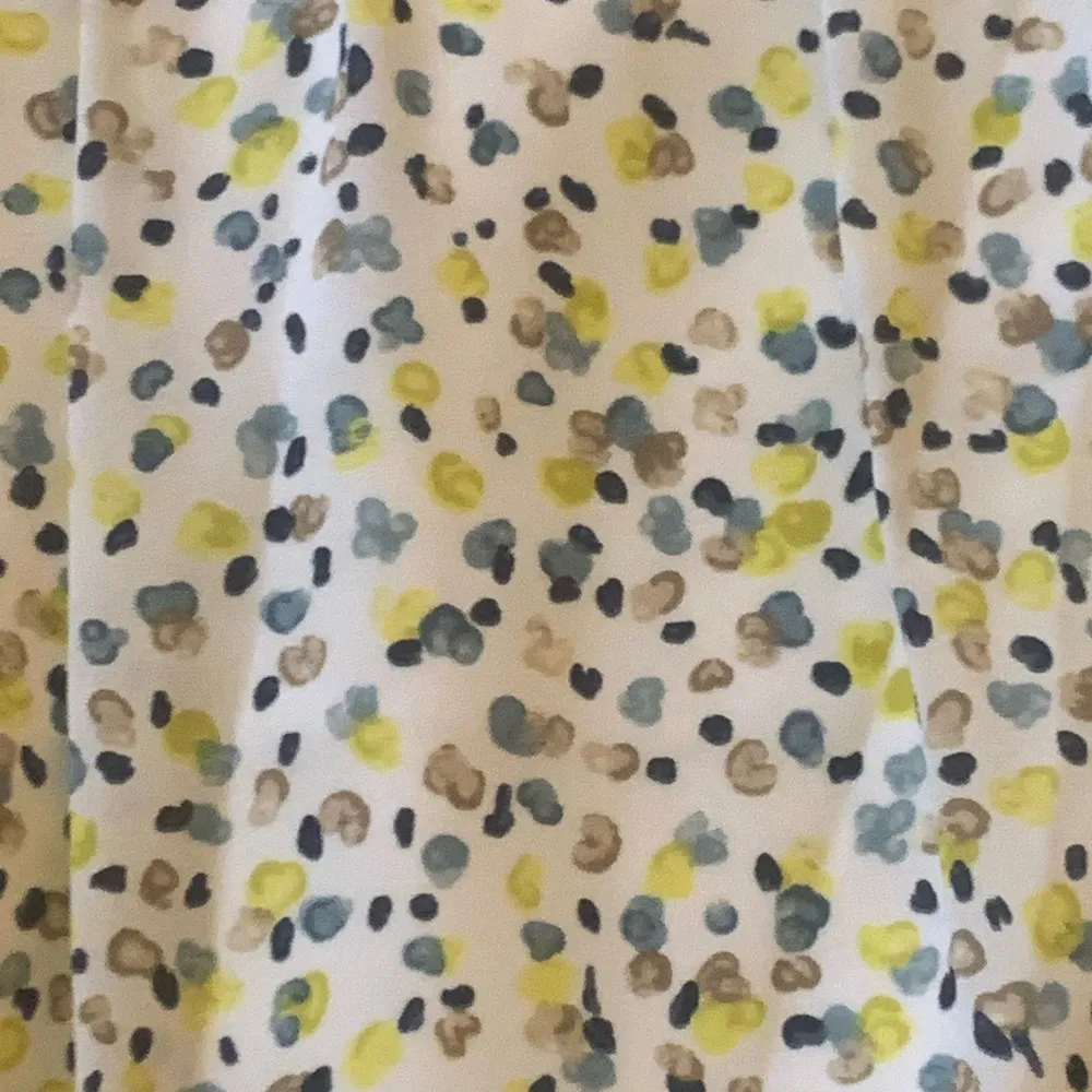 Karri Blue Blouse NWT Large White Nlue Yellow Brown Watercolor Dots - Image 6