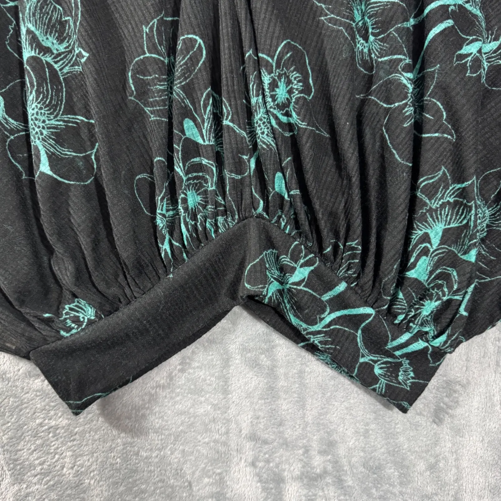Free People One Dance Black Teal
Floral Print Top Kimono Dolman Sleeve
XS - Image 10