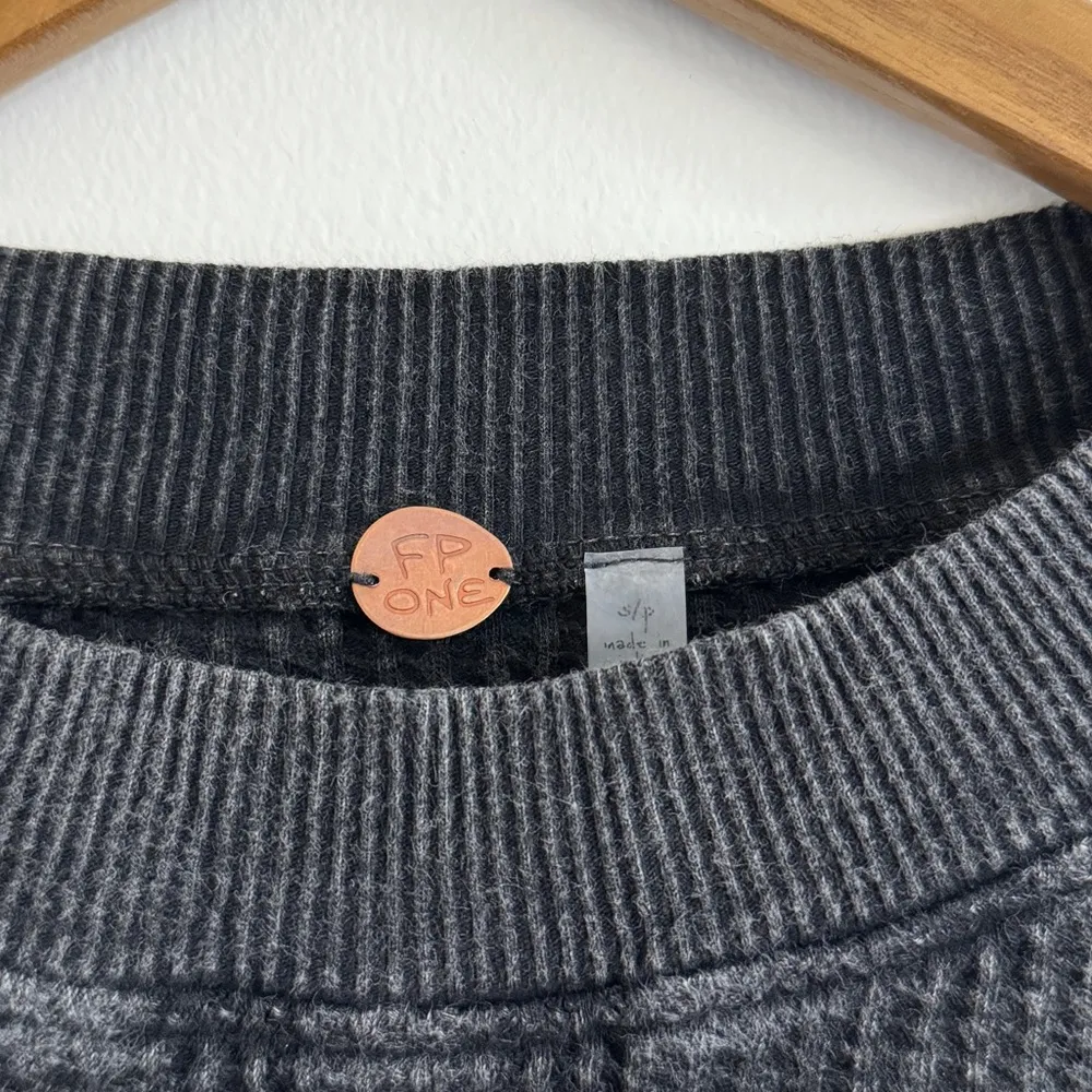 Free People Interlaken Waffle Thermal Top Size Small FO One Long Sleeve Sweater - Image 4