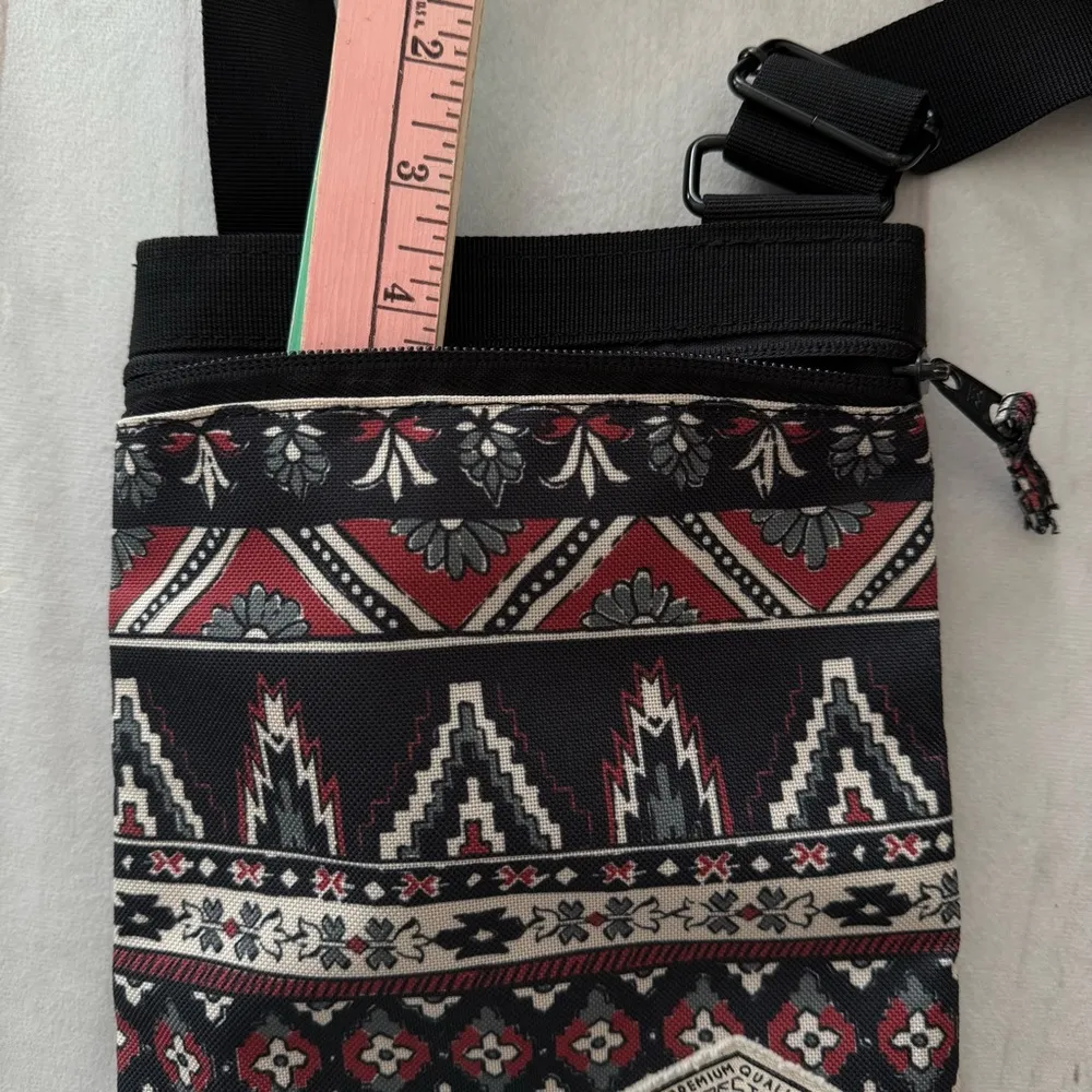Billabong Aztec Print Multicolor Shoulder Crossbody Bag Purse Boho Casual Travel - Image 13