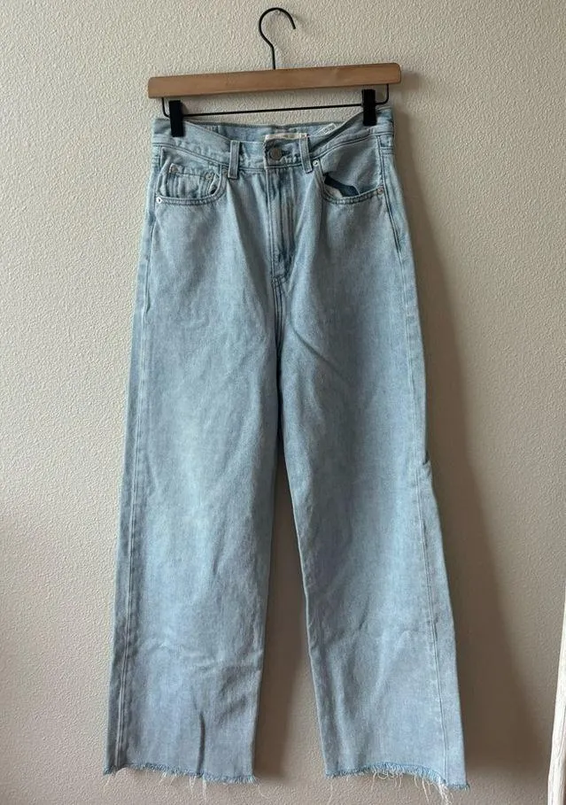 Levi’s high loose light wash jeans - Image 3
