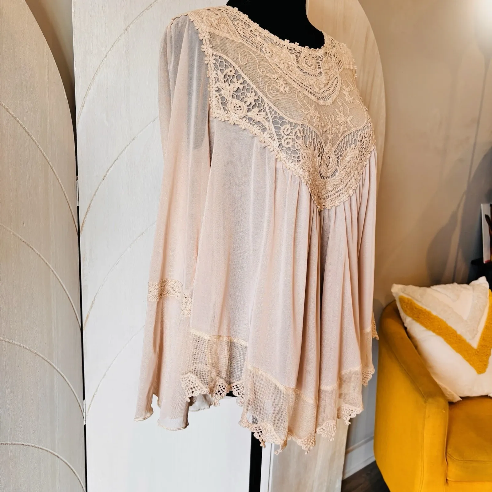 Ultra Pink Beige Lace Blouse Size Small Sheer Mesh Floral Trim Romantic Style - Image 4