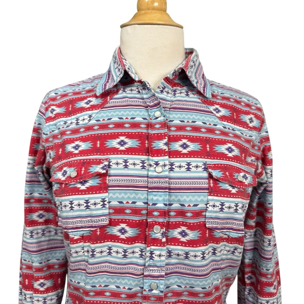 Panhandle Women’s Western Aztec Print Snap Button Shirt Medium - Image 2