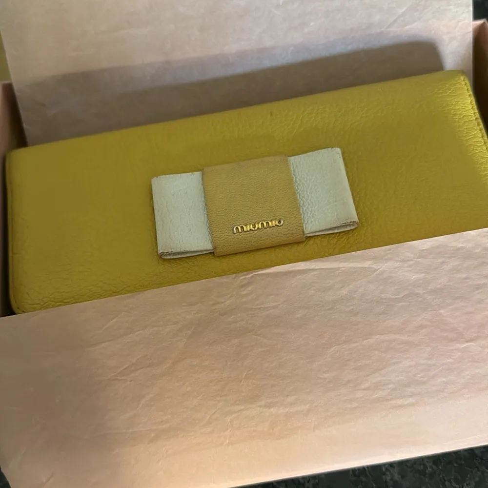 💛💛 MOTHERS DAY!!! Lovely Miu Miu long leather wallet in the box. 💛💛💛 - Image 5