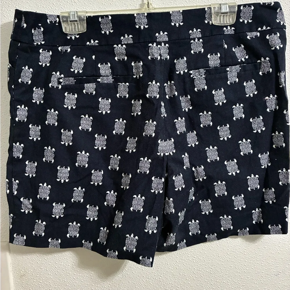 Ann Taylor LOFT Riviera Shorts Navy Sea Turtles Size 14 - Image 2