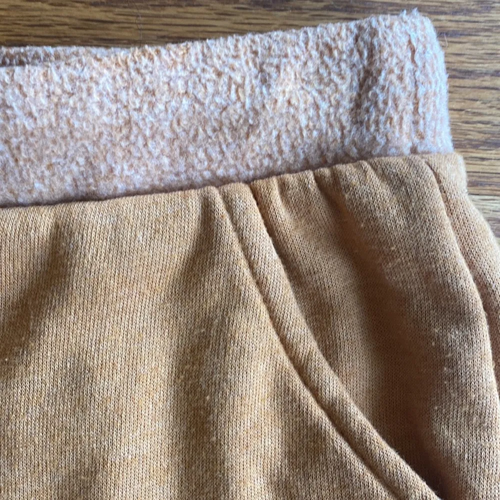 Kelly Cognac Lounge Sweat Shorts. NWOT. Size XS - Image 9