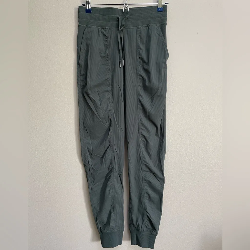 Lululemon Dance Studio Mid-Rise Jogger *Full Length
Dark Forest size 4 - Image 2
