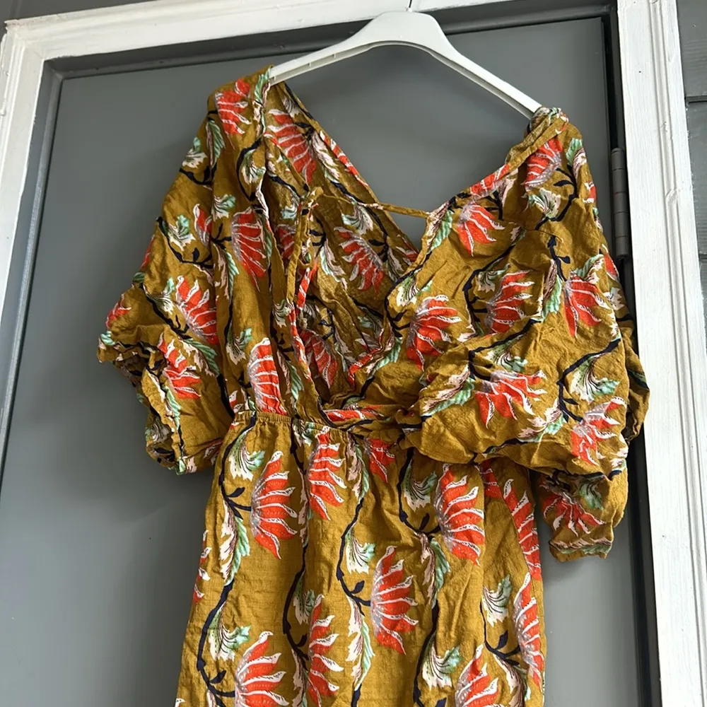 Boutique Floral V Neck Dress - Image 7