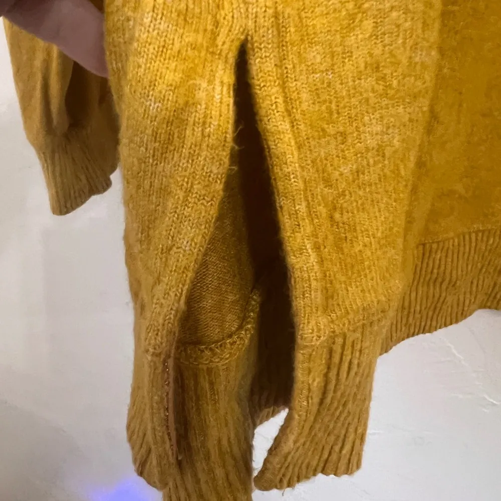 Anthropologie Saturday Sunday  yellow v-neck long sleeve size M - Image 6