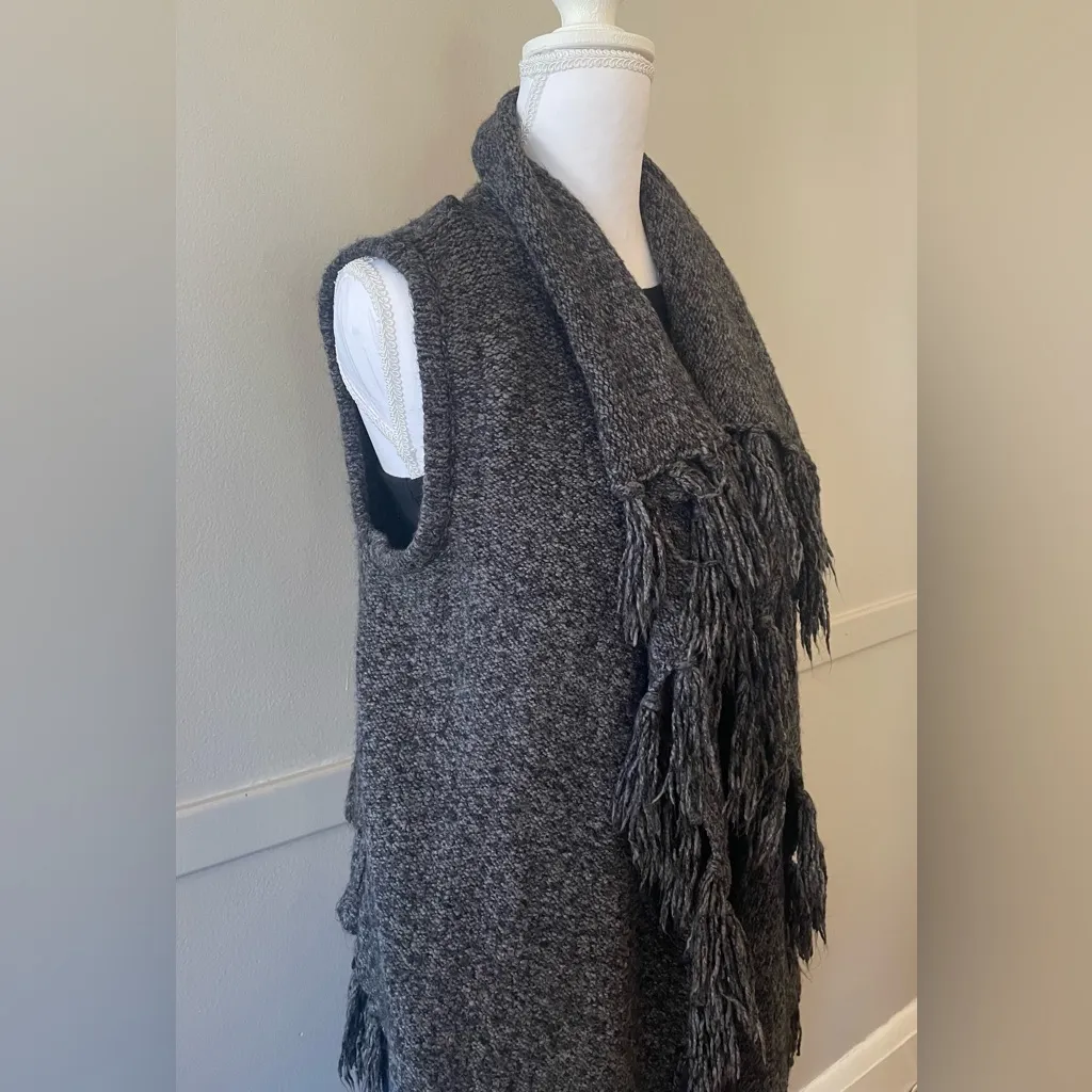 Kensie Gray Fringe Sweater Vest - Image 2