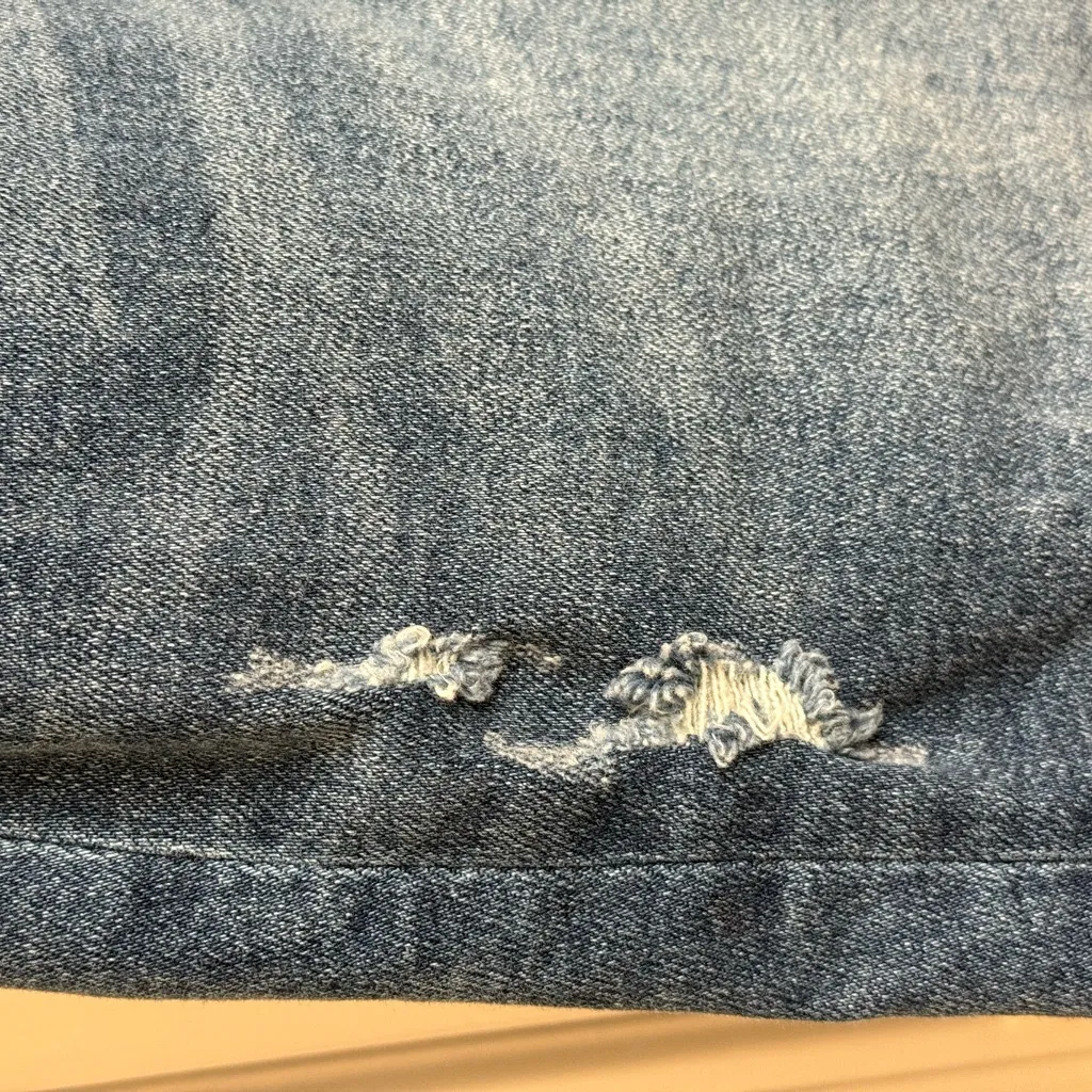 Judy Blue Womens Size 3XL Med Wash Distressed Denim Dad Short Cell Phone Pocket - Image 9