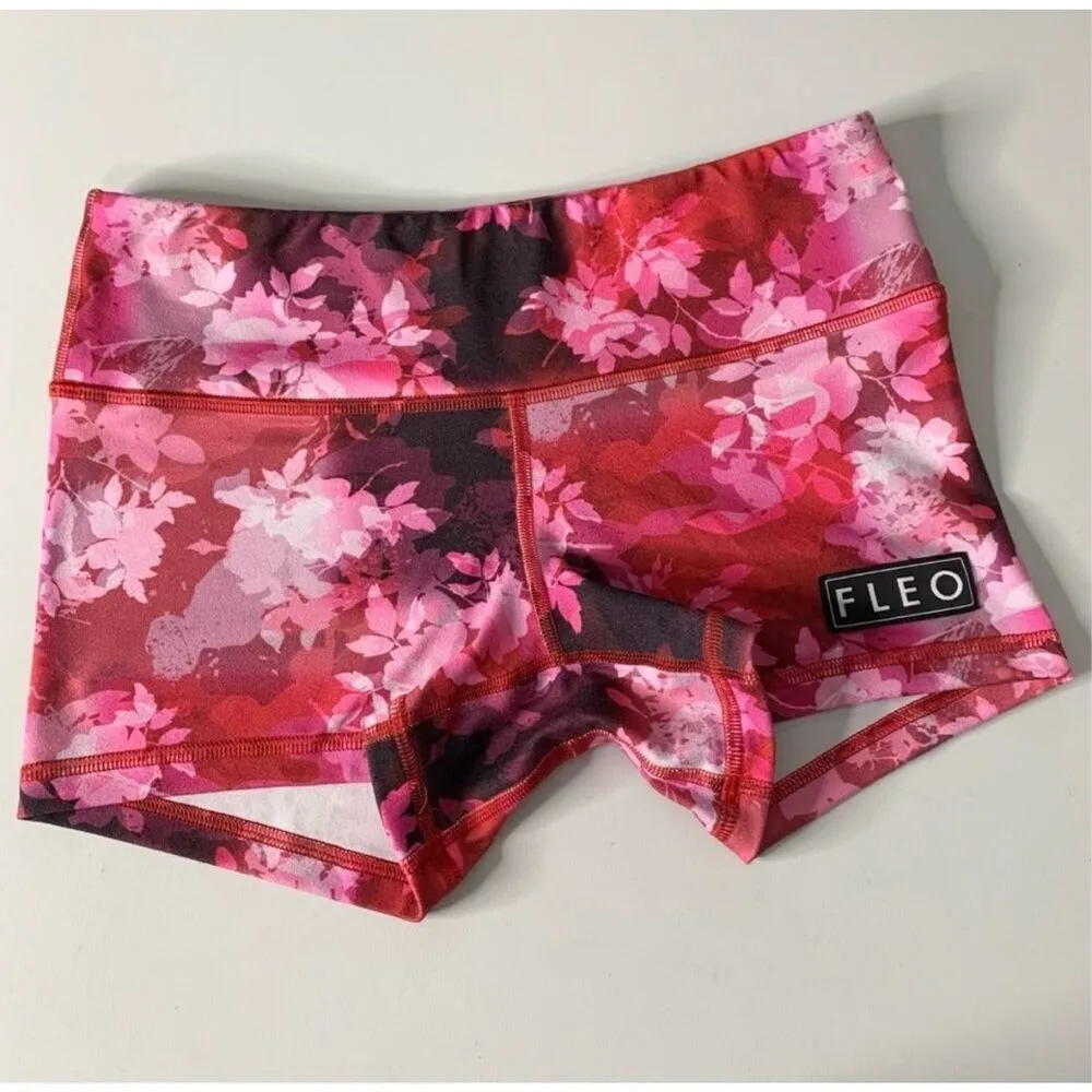 Fleo Rose Camo 3.25 short size small excellent condition Pink - Image 3