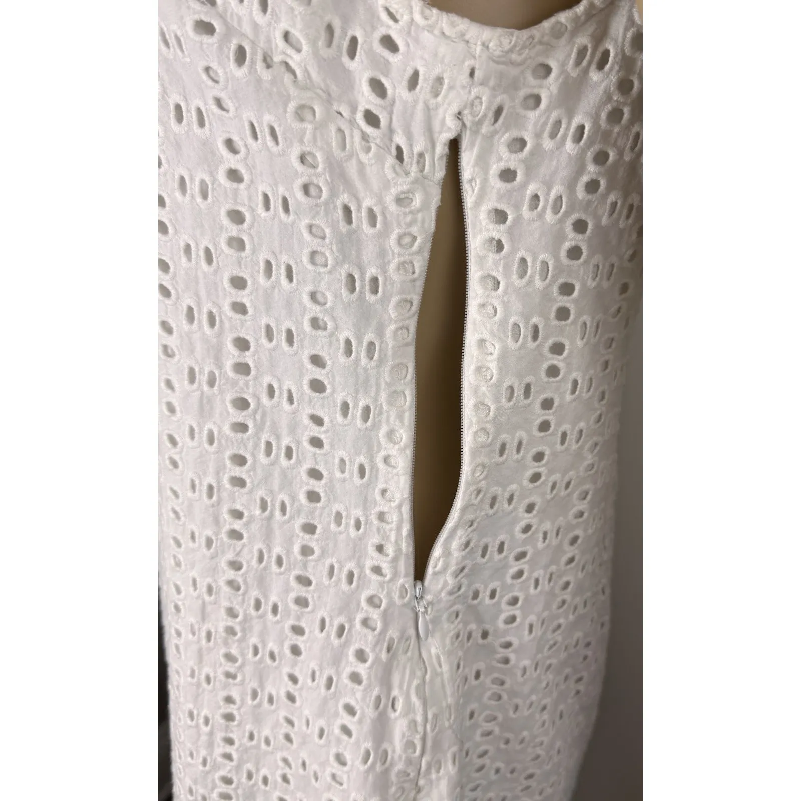Cynthia Rowley Dress Womens 10 White Eyelet Sleeveless Shift V-Neck Lined Cotton - Image 9