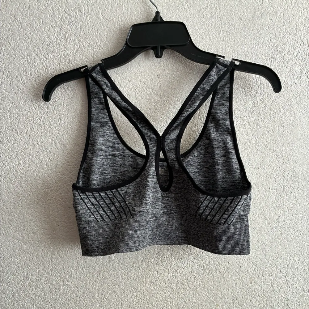 RBX Gray and Black Wireless Padded CrossBack
Racerback Sports Bra L Size L - Image 3