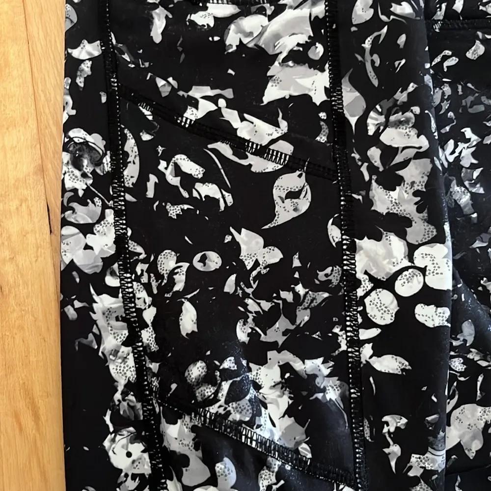 Gaiam floral leggings - Image 6