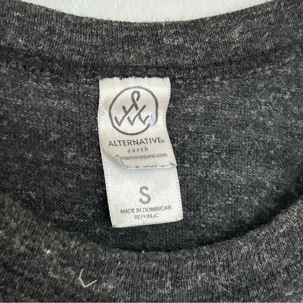 Alternative Black and Red Diamond Yoga Tee - Image 4