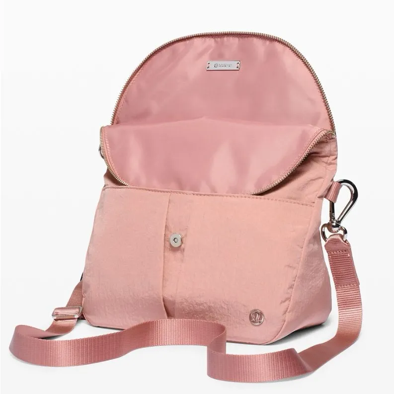 Lululemon All Night Festival Bag Vol 5 L
in Spiced Chai - Image 10