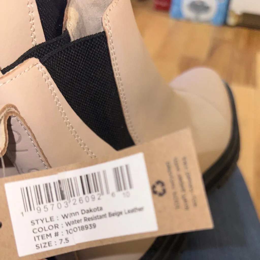 TOMS Women's Dakota Water Resistant Leather Chelsea Boots size 7.5 new - Image 11