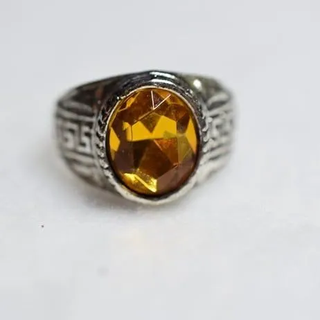 Striking Oval Amber Silve Tone Engraved Band Size 10 Glam Evening Dinner Ring - Image 2
