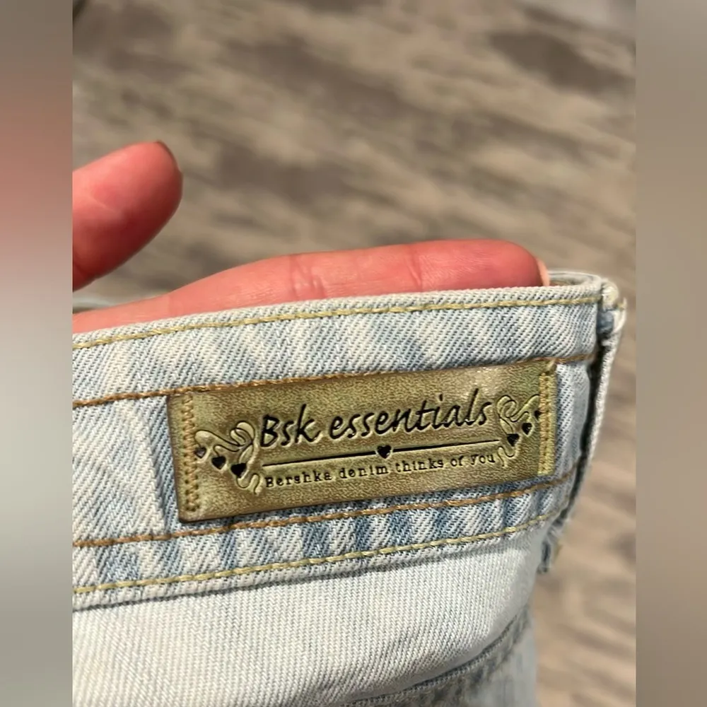 Bershka denim shorts . Size‎ 6 - Image 3