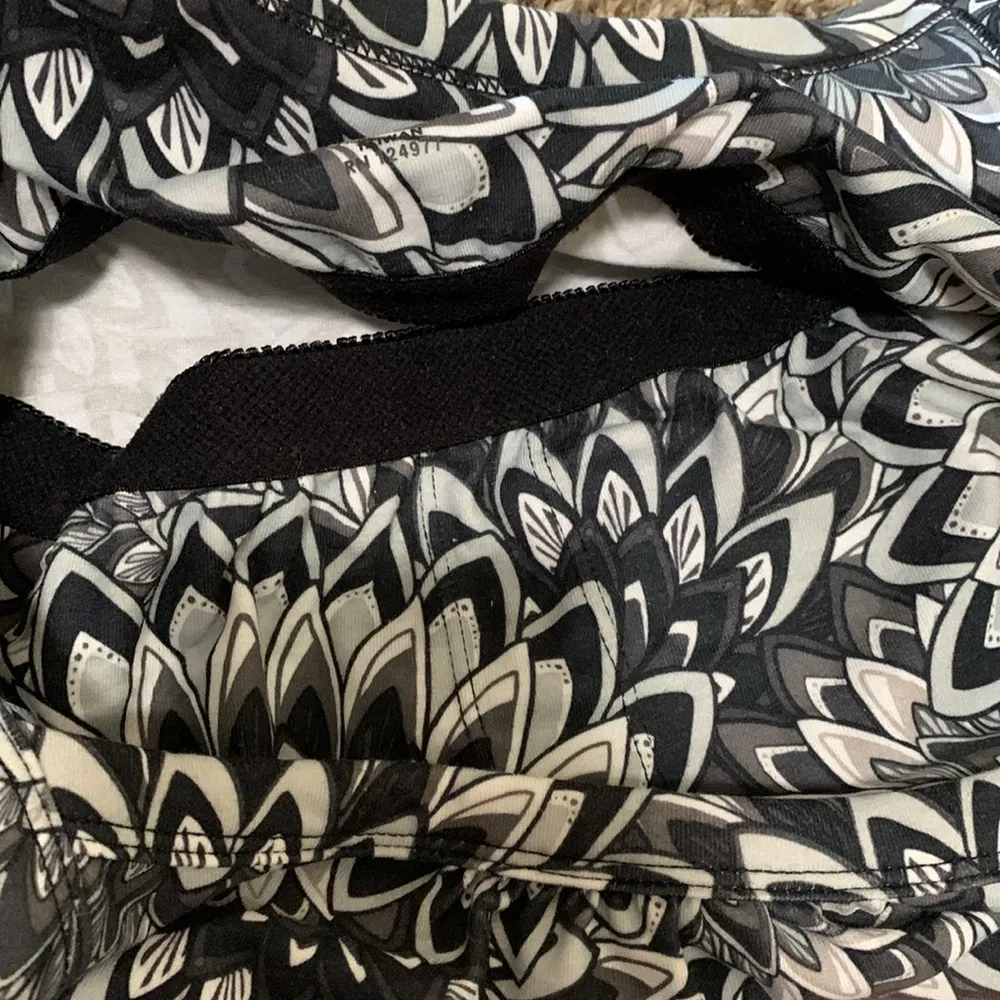 PRANA activewear floral black white gray woman dress size MEDIUM - Image 6