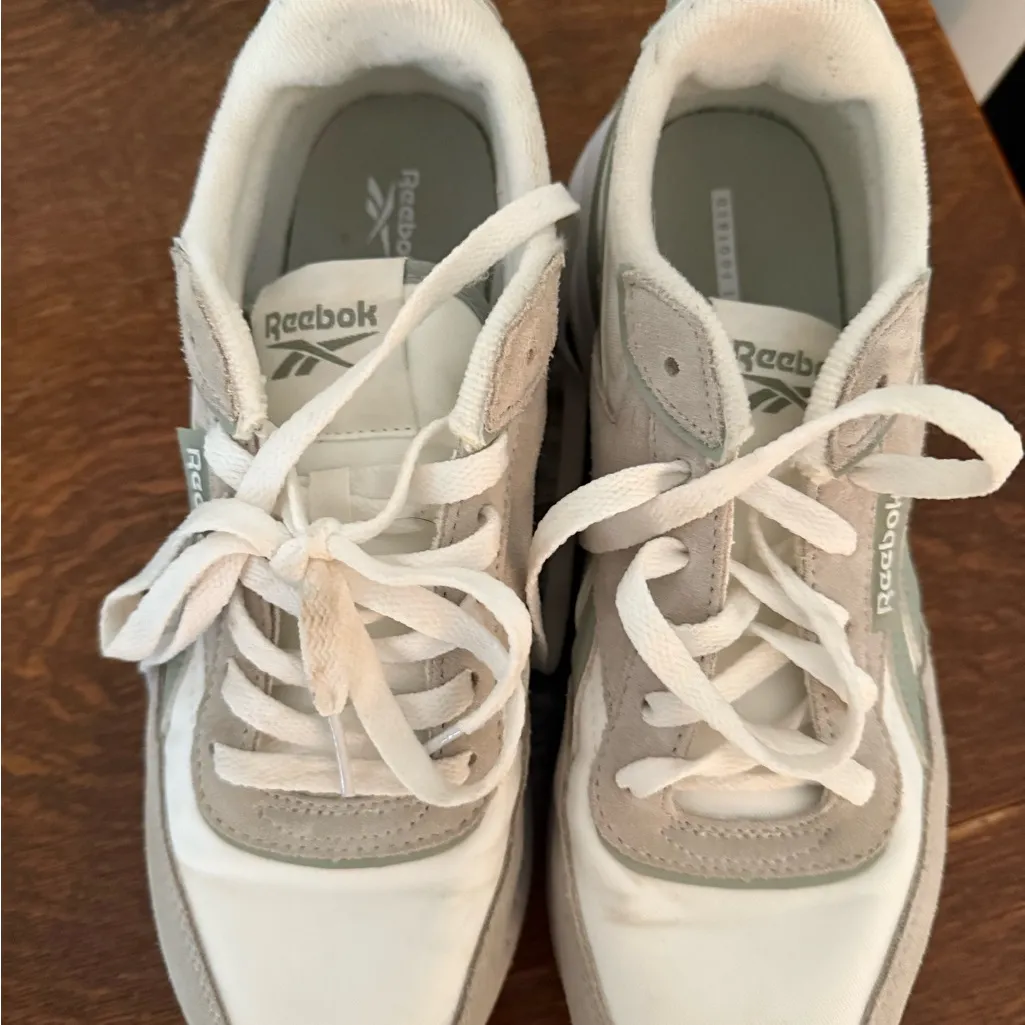 Reebok Off-White Comfort Sneakers - Image 2