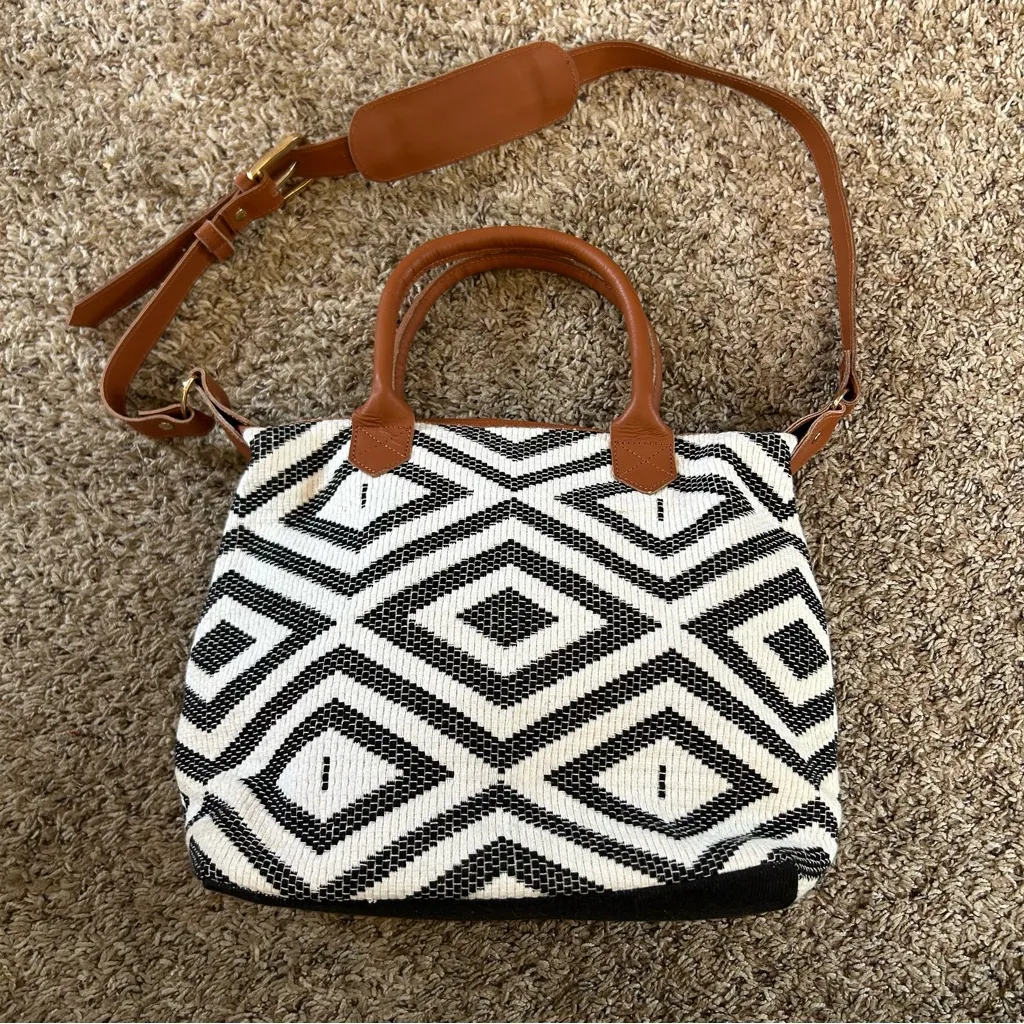 Tribe Alive geometric black white tan canvas textured fabric leather trim bag - Image 3
