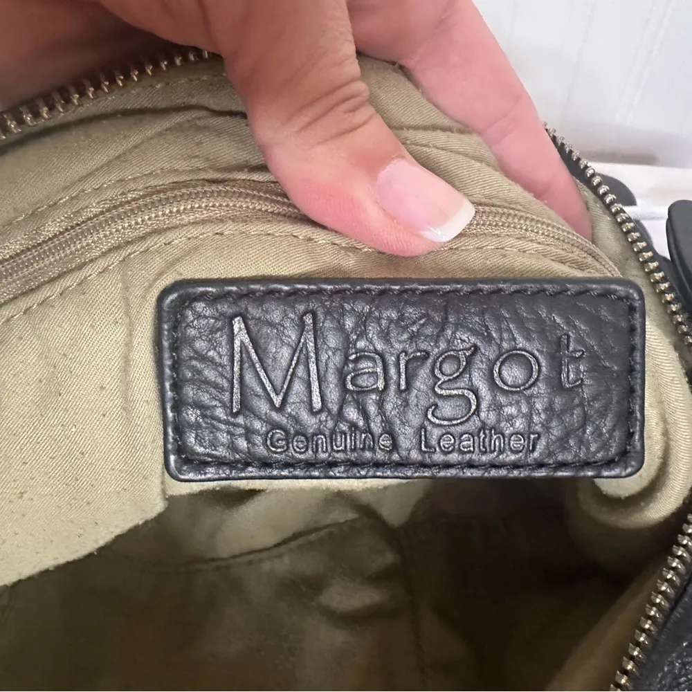 Margot Black Crossbody Bag with Adjustable Strap - Image 5