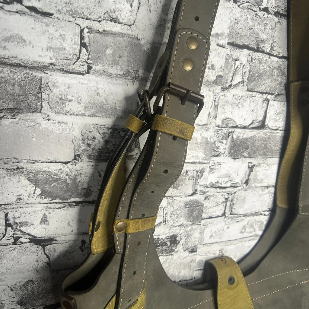 EUC Lady Buq Handmade Purse Leather Limited Collection Shoulder Purse Gray - Image 5