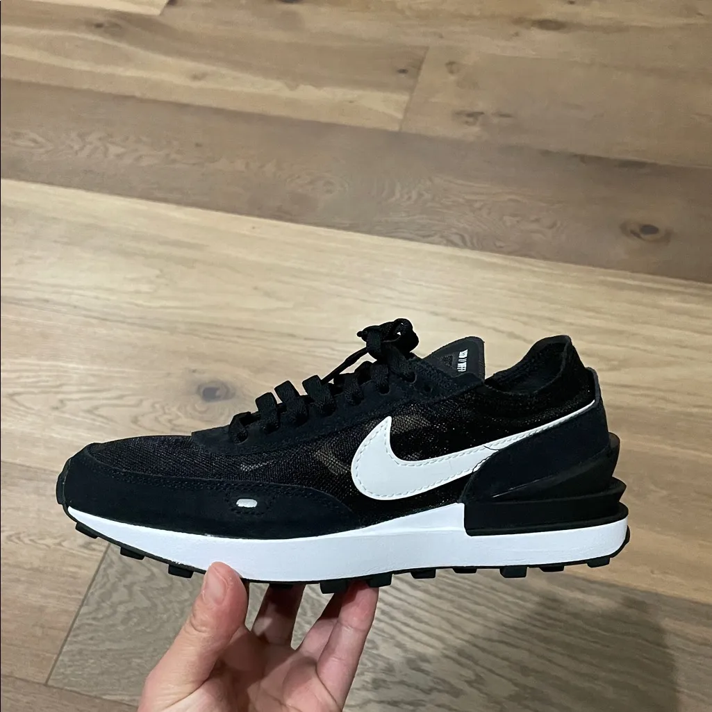 Nike Waffle One Black/White Women's Size 7 NWOT - Image 13