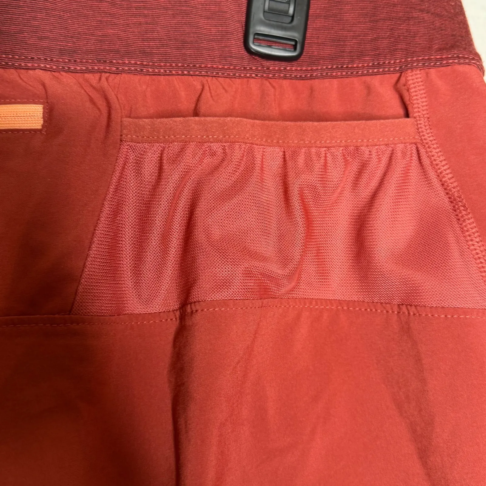 Columbia Montrail‎ Women's Red Running Shorts with Pockets Sz XL - Image 7