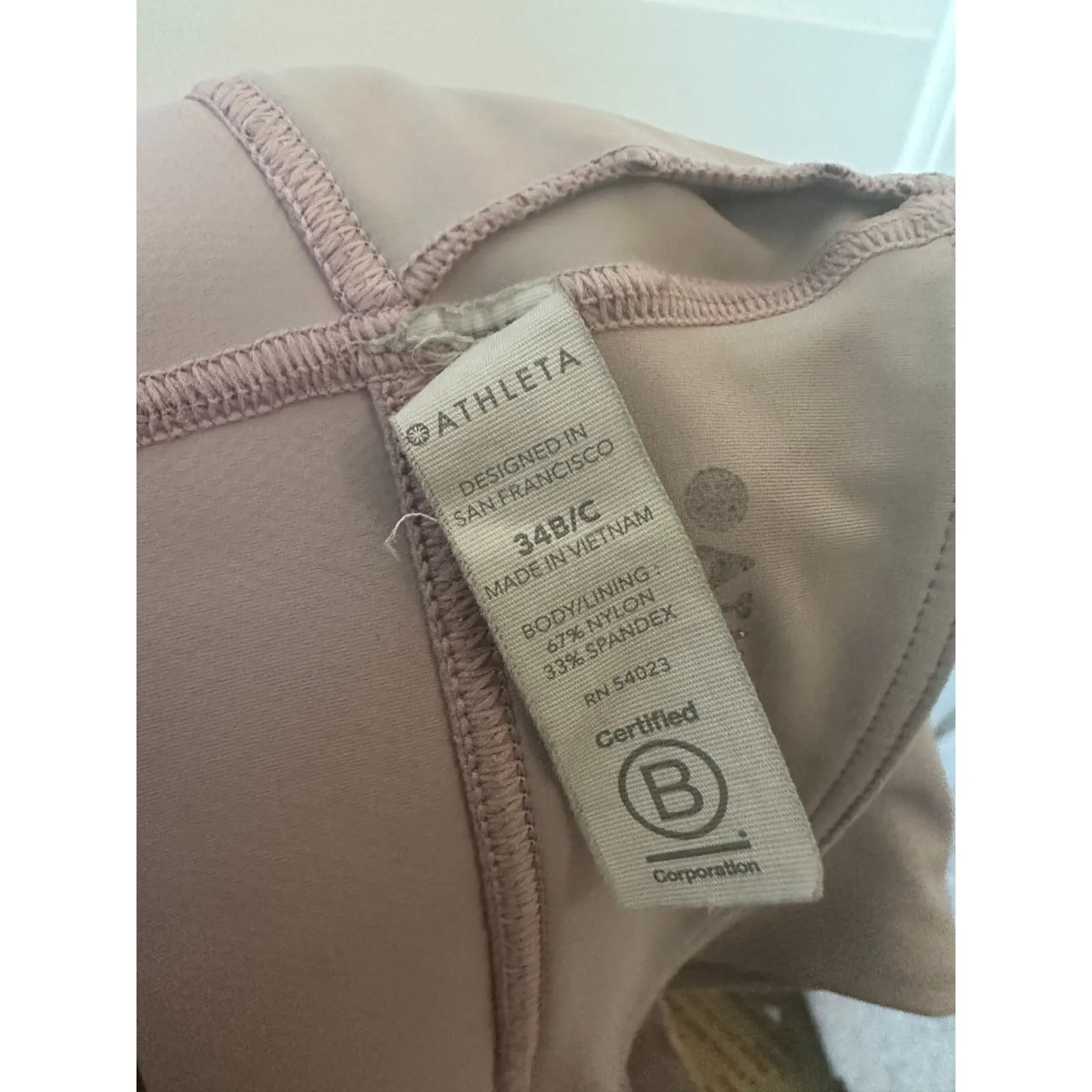 Athleta Yin Sports Bra Dogwood Mauve Size 34B/C Yoga Barre‎ Pilates #487749 - Image 4