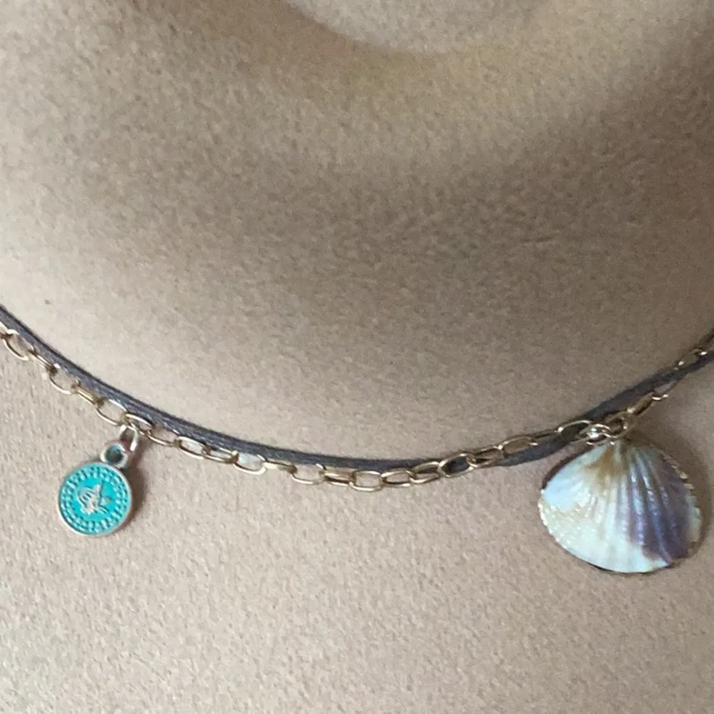 Tan Style Hat with Decorative Band NWOT - Image 2