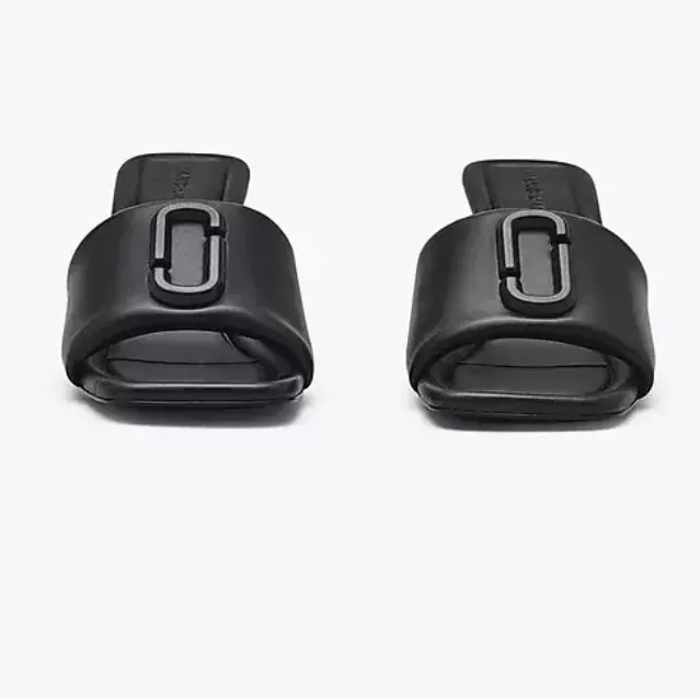 MARC JACOBS 
THE LEATHER
J MARC HEELED SANDAL - Image 4