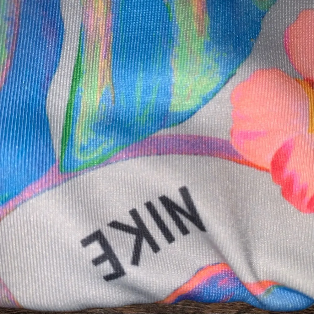 NIKE Fun Floral Tropical Print Sports Bra Women’s Size Medium Blue/Green/Yellow - Image 6