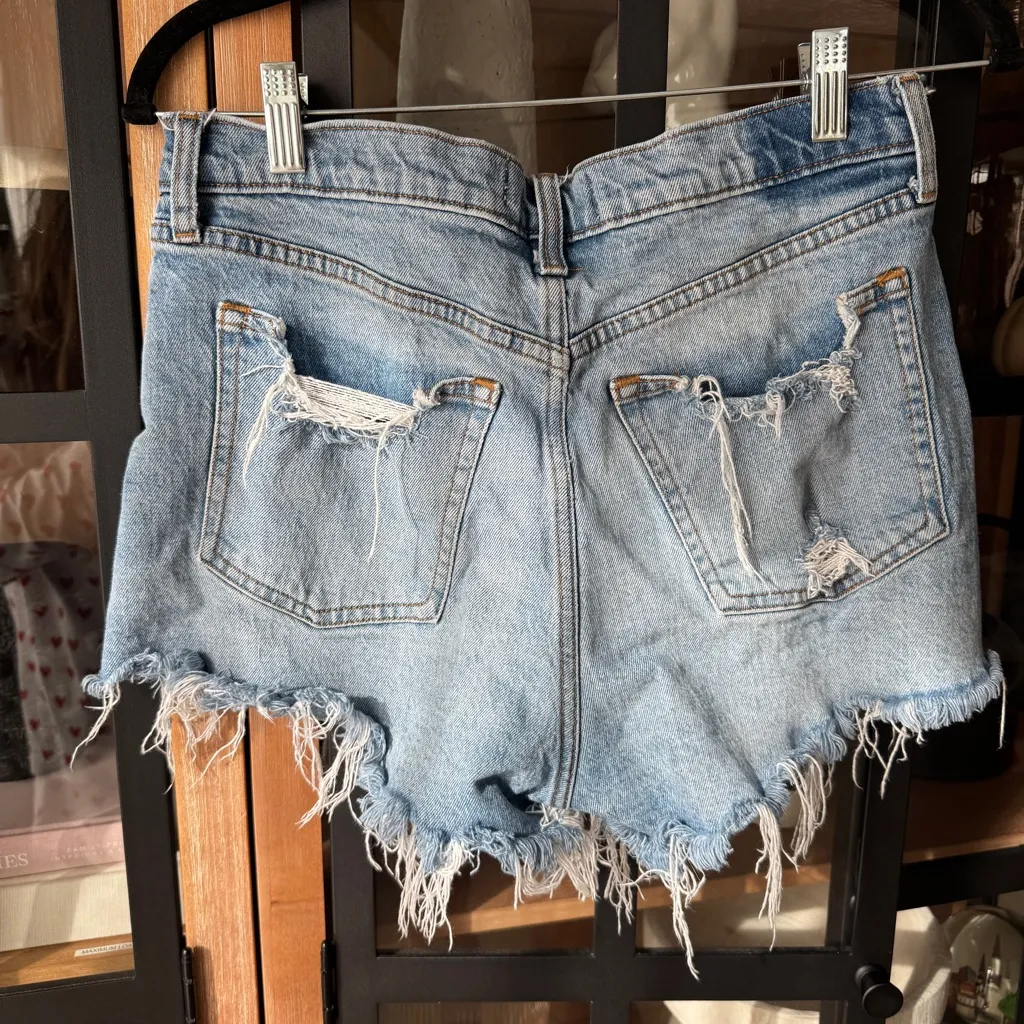 Abercrombie curve love the mom short jean denim light wash distressed mid rise - Image 2