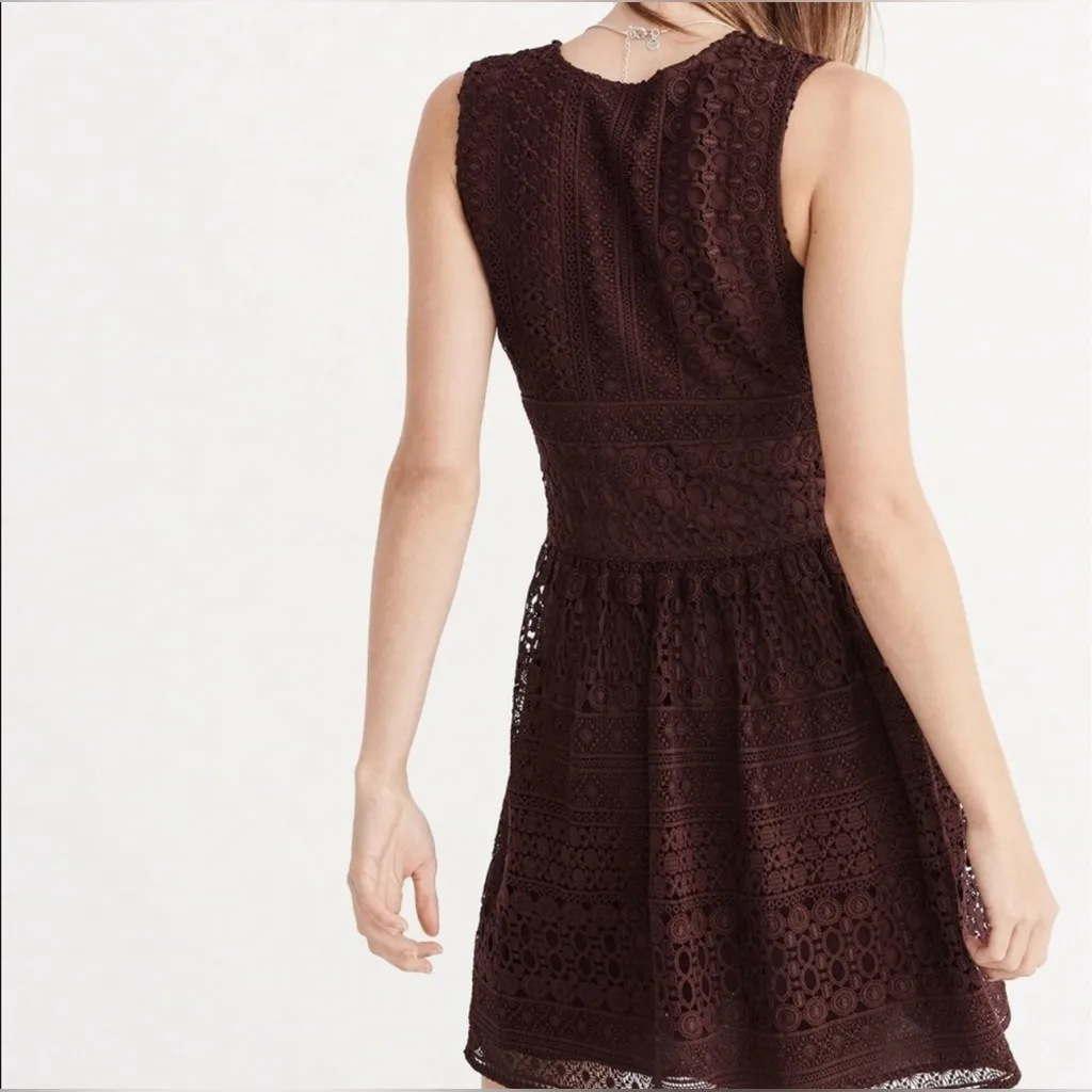 Abercrombie & Fitch Burgundy Crochet Sleeveless‎ V-Neck Spring Dress Size 2 - Image 3