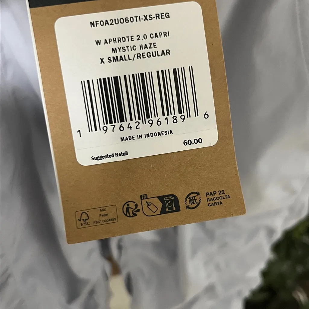 The North Face  Women's Aphrodite 2.0 Capris - Image 10