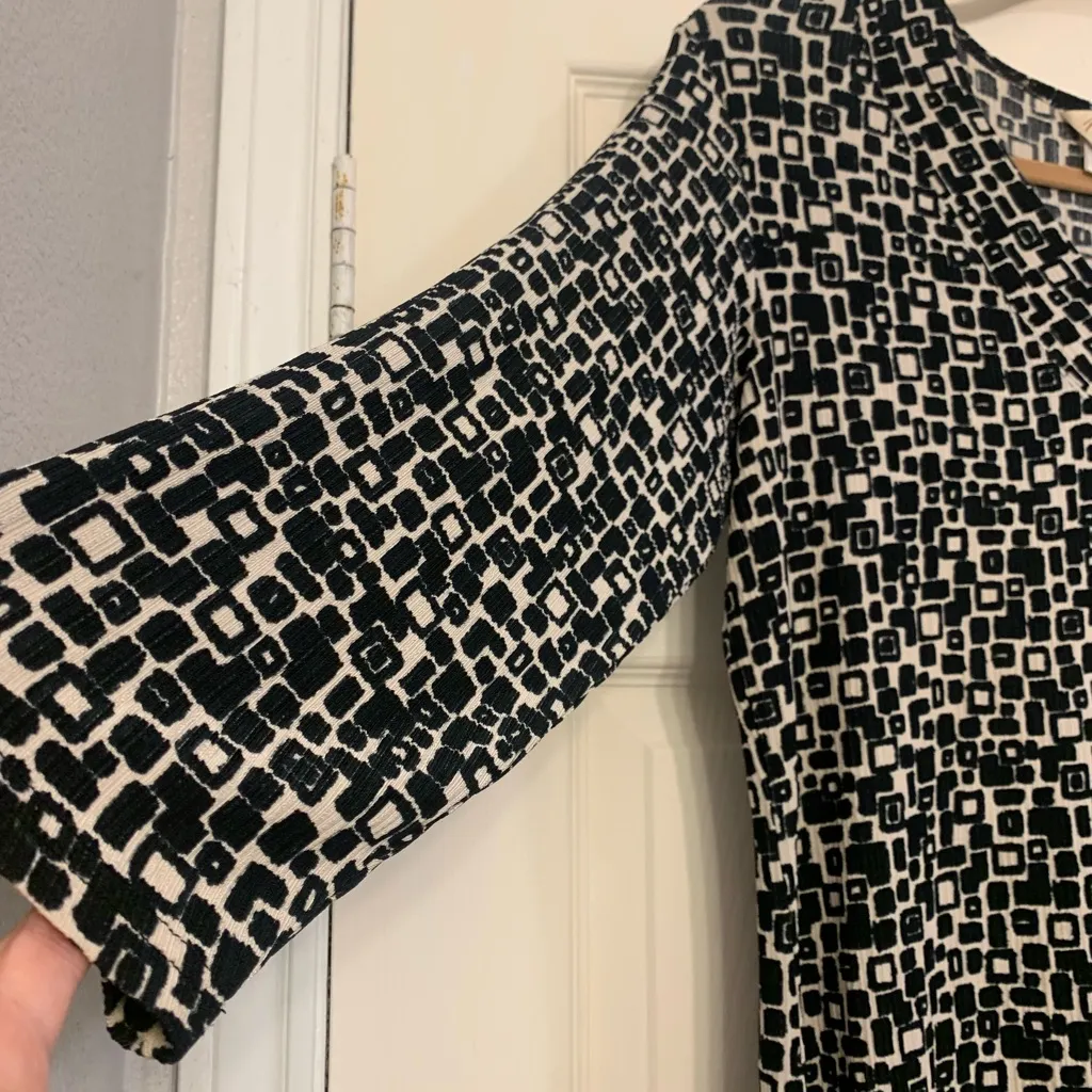 Norm Thompson Black & Ivory “Escape From The Ordinary” 1x Blouse. 2493 - Image 3