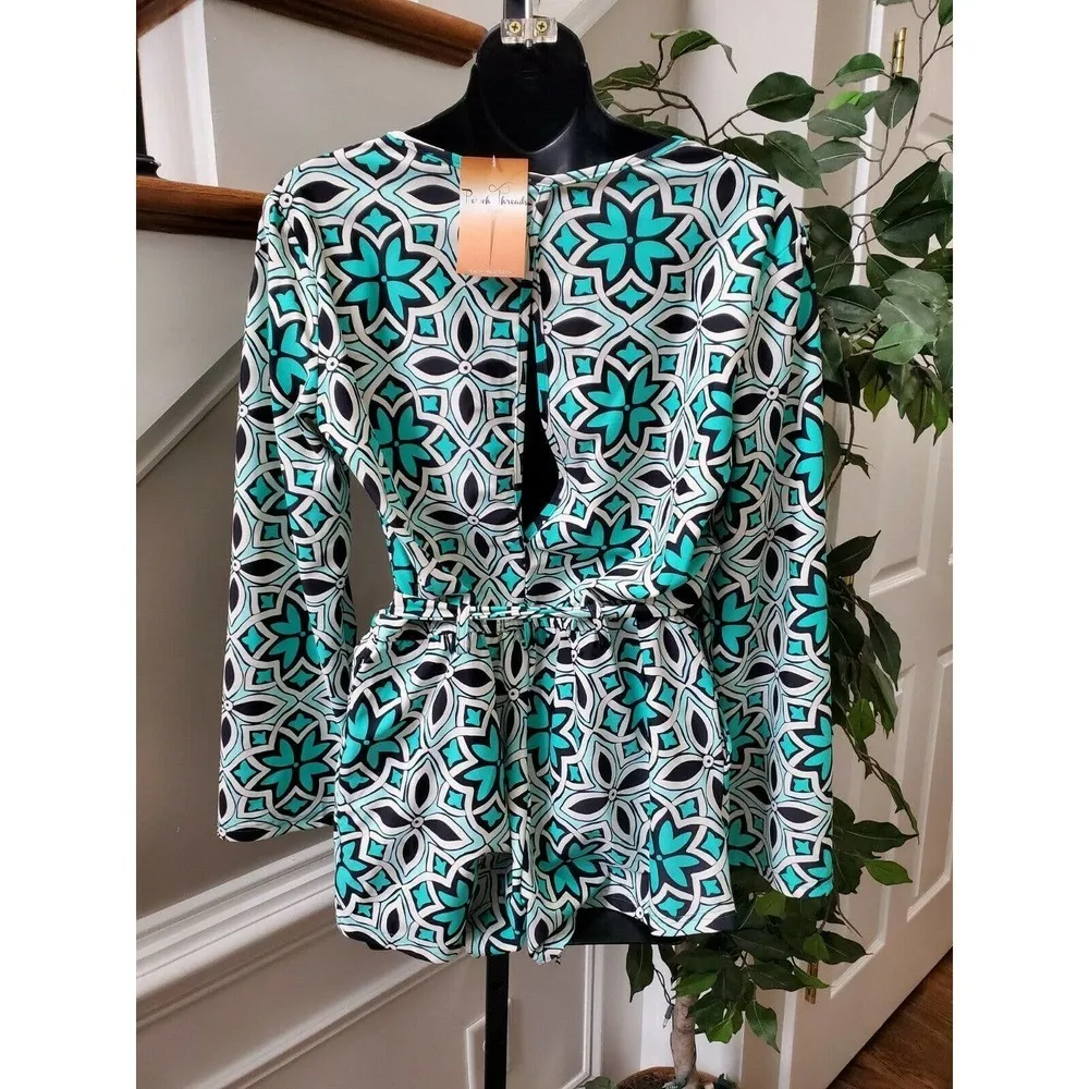 Boutique Axyeh Women's Multicolor Nylon Long Sleeve V - Image 8