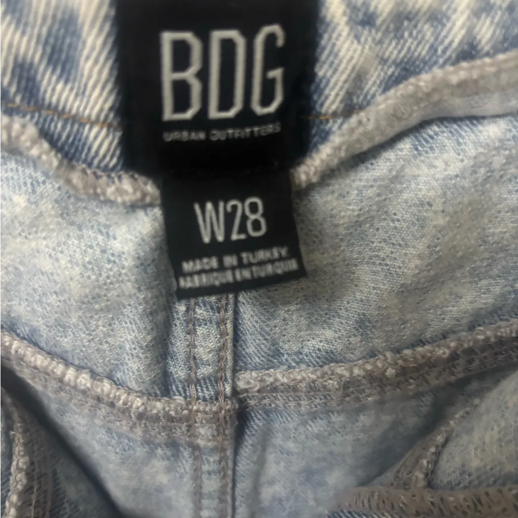 BDG women Washed Denim Jeans - Image 4