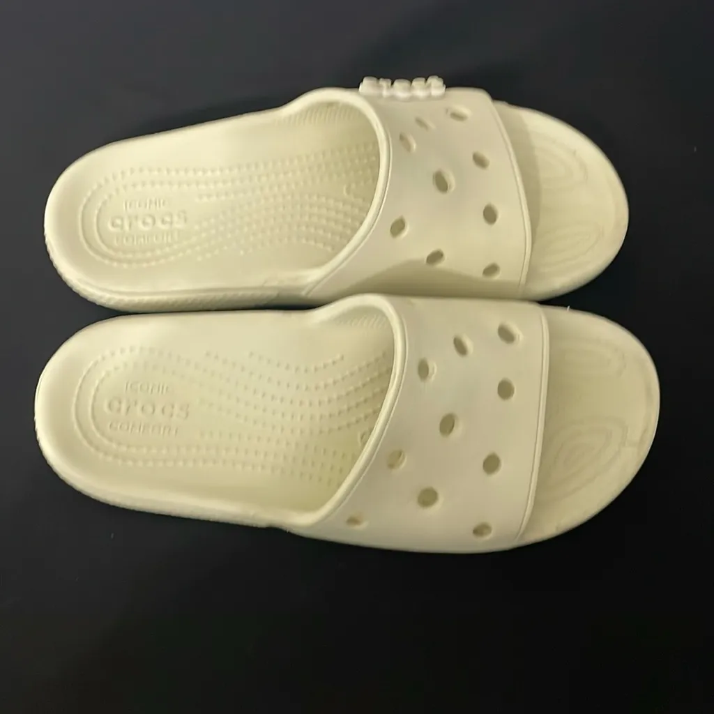 Unisex CROCS Cream Sandals with Cartoon Charms Size 8 - Image 2