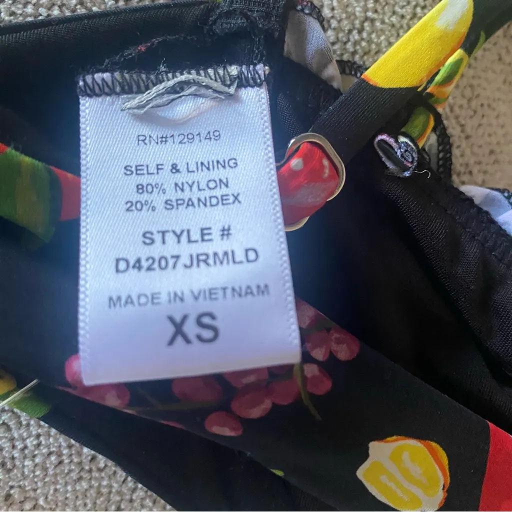 Dippin Daisie’s Primrose Underwire Bikini
Top Sz XS - Image 3