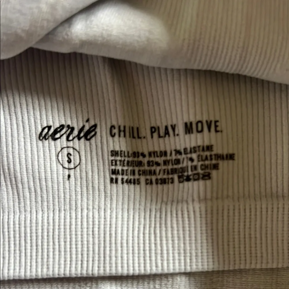 Aerie White Ribbed Crop Top with bra lined Size S - Image 3