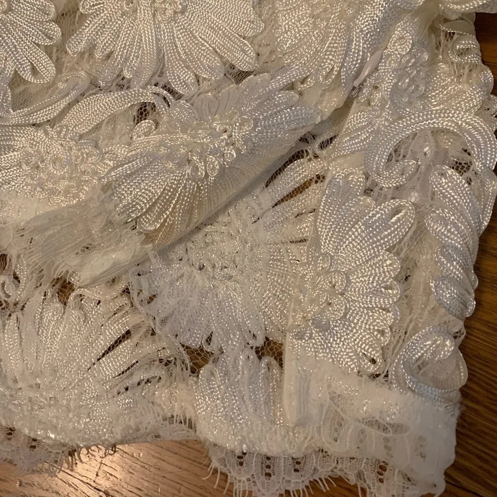 Floral Appliqué Top  in white size M - Image 12