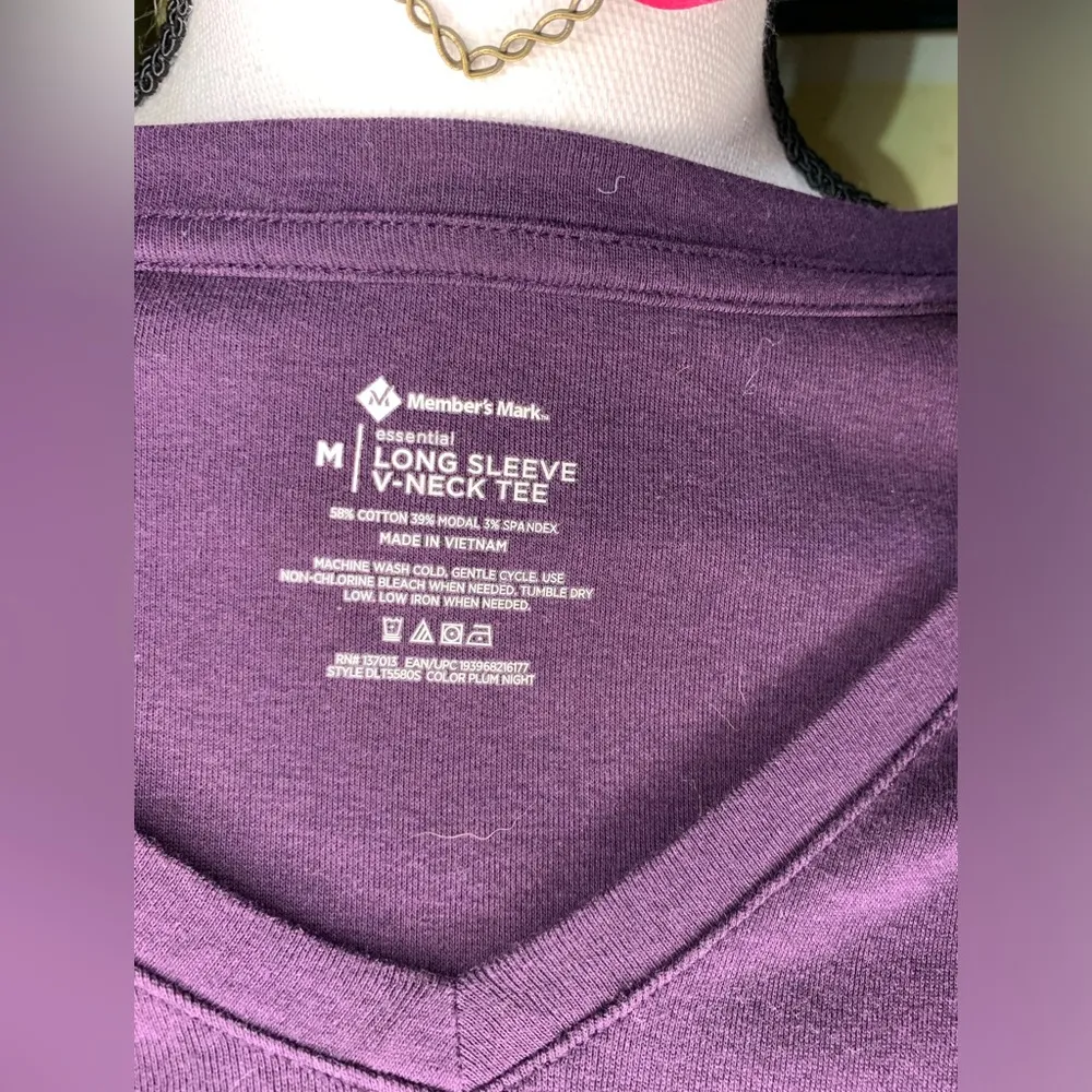 Members Mark  Purple V Neck Shirt - Image 6