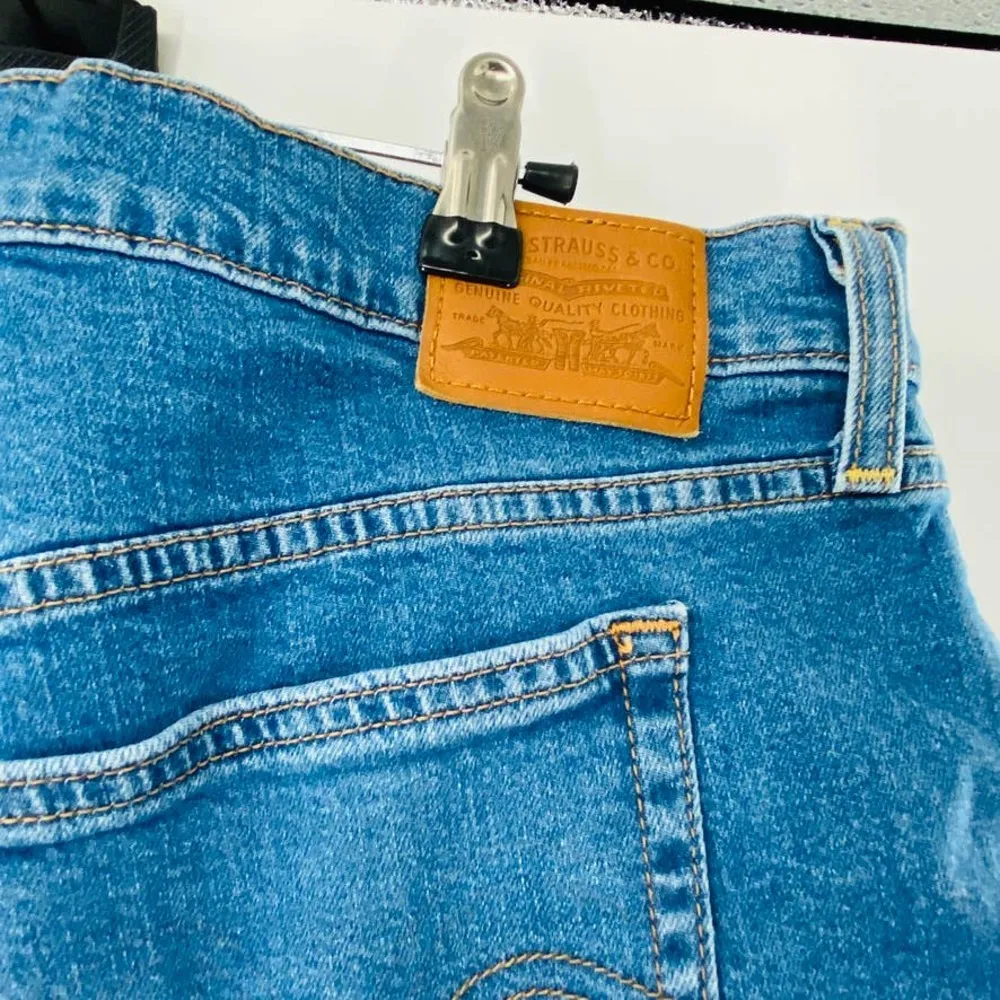 Levi’s Blue Denim High Rise Wedgie Skinny Jeans Curvy Button Fly Size 16 W - Image 8